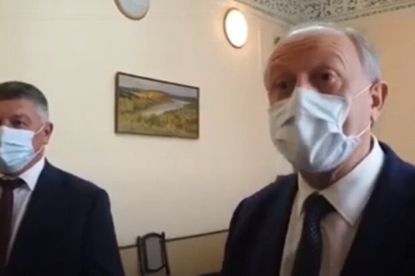 Саратовская область получила 91 миллион рублей на бесплатные лекарства для тех, кто лечится от коронавируса и пневмонии на дому