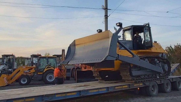 &laquo;Вся область на ушах&raquo;: глава облспаса отправился на место тушения лесных пожаров в Аткарский район вместе с двумя бульдозерами
