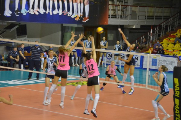 &laquo;Протон&raquo; дома в напряженном матче проиграл действующим чемпионкам России