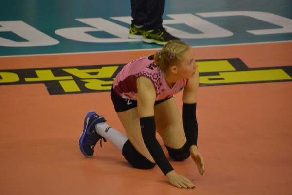 &laquo;Протон&raquo; дома в напряженном матче проиграл действующим чемпионкам России