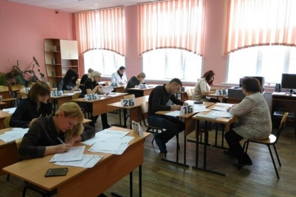 Когда ученики 11-х классов будут писать итоговое сочинение: названа дата