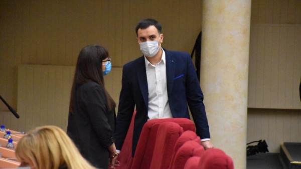 Саратовскую областную думу покинули еще два депутата
