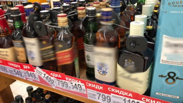 После алкогольной вечеринки в квартире нашли труп подростка
