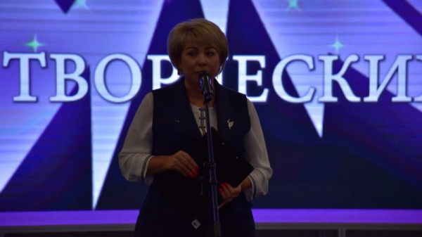 Губернатор области поздравил лучших работников культуры региона. Им вручили по 100 тысяч рублей
