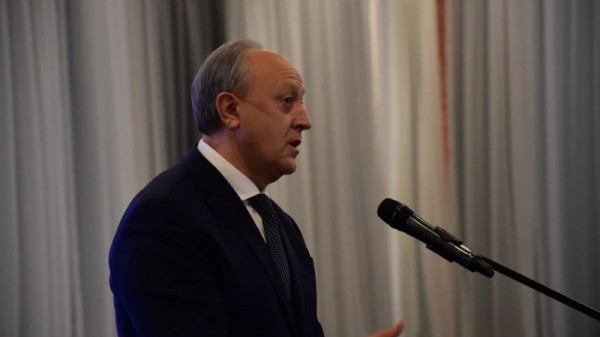 Губернатор области поздравил лучших работников культуры региона. Им вручили по 100 тысяч рублей
