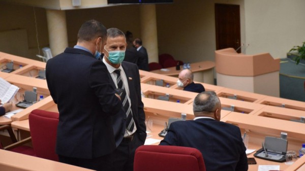 Саратовскую областную думу покинули еще два депутата
