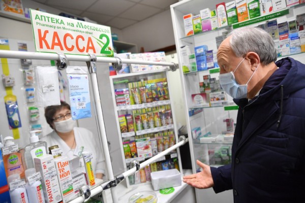 Губернатор нашел в аптеках цефтриаксон и противовирусные препараты