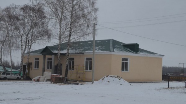 В Саратовском селе на сэкономленные деньги отремонтировали Дом культуры: средств не хватило, подрядчик пообещал добавить «из своих»
В Саратовском селе на сэкономленные деньги отремонтировали Дом культуры: средств не хватило, подрядчик пообещал добавить «из своих»