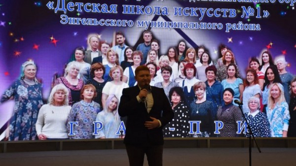 Губернатор области поздравил лучших работников культуры региона. Им вручили по 100 тысяч рублей
