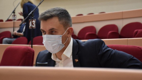 Саратовскую областную думу покинули еще два депутата

