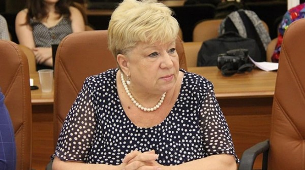 По принципу крови