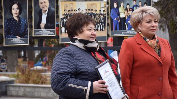 Саратовская Доска почета работников культуры обновилась и &laquo;переехала&raquo; от одного театра к другому
