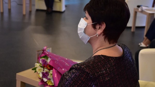 Губернатор области поздравил лучших работников культуры региона. Им вручили по 100 тысяч рублей
