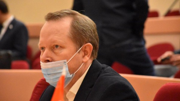 Саратовскую областную думу покинули еще два депутата
