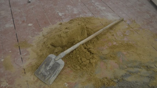 В Саратовском селе на сэкономленные деньги отремонтировали Дом культуры: средств не хватило, подрядчик пообещал добавить «из своих»
В Саратовском селе на сэкономленные деньги отремонтировали Дом культуры: средств не хватило, подрядчик пообещал добавить «из своих»