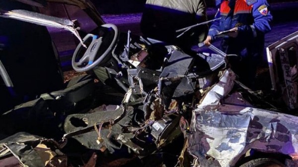 В автокатастрофе под Энгельсом пять человек пострадали и один погиб
В автокатастрофе под Энгельсом пять человек пострадали и один погиб