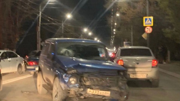 Пьяный саратовец на внедорожнике устроил массовое ДТП на Шехурдина
