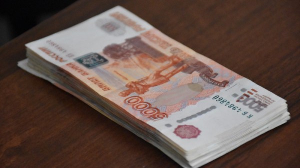 Следствие: полицейский «со связями» пообещал освободить знакомого от уголовной ответственности за 300 тысяч рублей
Следствие: полицейский «со связями» пообещал освободить знакомого от уголовной ответственности за 300 тысяч рублей