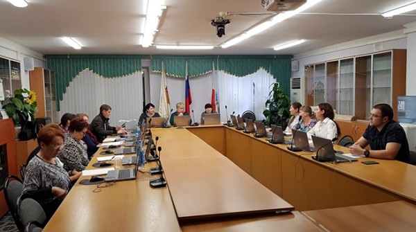 По принципу крови