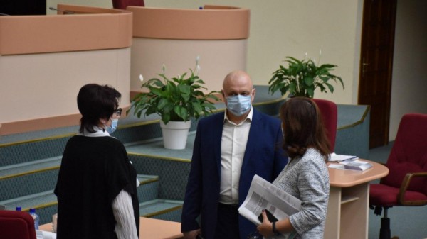 Саратовскую областную думу покинули еще два депутата
