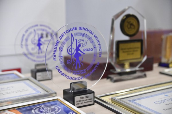 Глава региона поздравил победителей Гран-при конкурсов профессионального мастерства учреждений культуры и искусства области &laquo;Покорение творческих вершин&raquo;