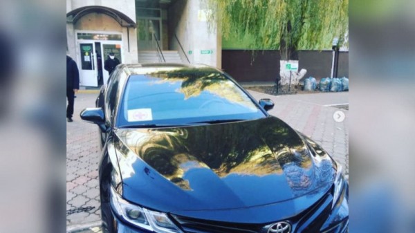 «Врачам машина нужнее, чем мне»: глава минздрава передал служебный автомобиль в поликлинику
«Врачам машина нужнее, чем мне»: глава минздрава передал служебный автомобиль в поликлинику