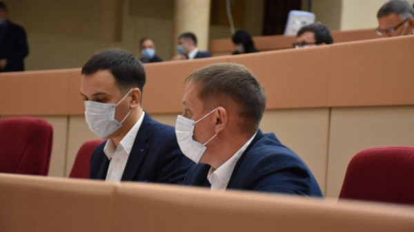 Саратовскую областную думу покинули еще два депутата

