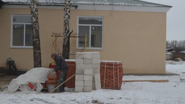 В Саратовском селе на сэкономленные деньги отремонтировали Дом культуры: средств не хватило, подрядчик пообещал добавить «из своих»
В Саратовском селе на сэкономленные деньги отремонтировали Дом культуры: средств не хватило, подрядчик пообещал добавить «из своих»