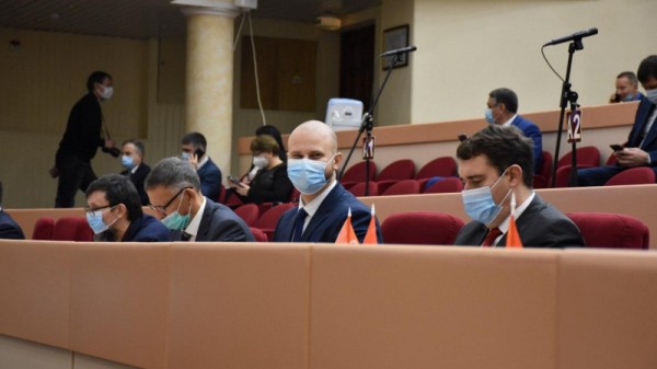 Саратовскую областную думу покинули еще два депутата
