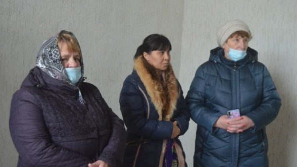 В Саратовском селе на сэкономленные деньги отремонтировали Дом культуры: средств не хватило, подрядчик пообещал добавить «из своих»
В Саратовском селе на сэкономленные деньги отремонтировали Дом культуры: средств не хватило, подрядчик пообещал добавить «из своих»