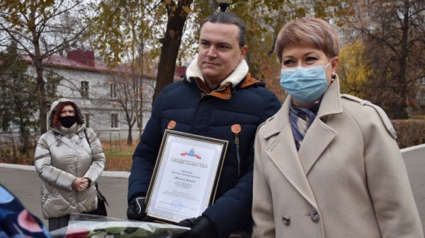 Саратовская Доска почета работников культуры обновилась и &laquo;переехала&raquo; от одного театра к другому
