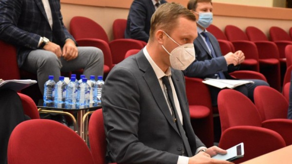 Саратовскую областную думу покинули еще два депутата
