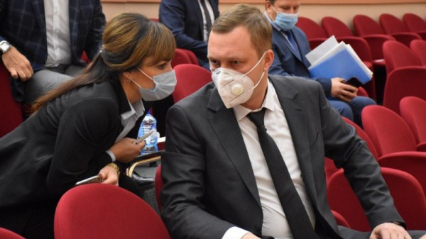 Саратовскую областную думу покинули еще два депутата
