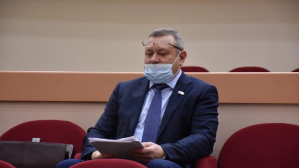 Саратовскую областную думу покинули еще два депутата
