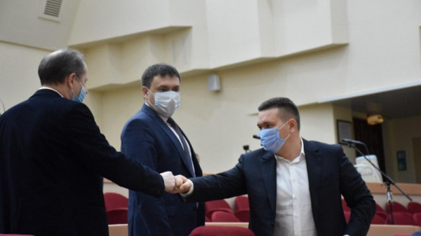 Саратовскую областную думу покинули еще два депутата
