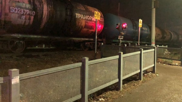 В Саратове под поезд попала 20-летняя девушка
