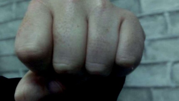 В Солнечном толпа неизвестных избила двух молодых людей. Саратовец объявил вознаграждение за информацию об обидчиках
