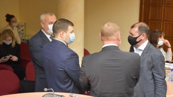 Саратовскую областную думу покинули еще два депутата
