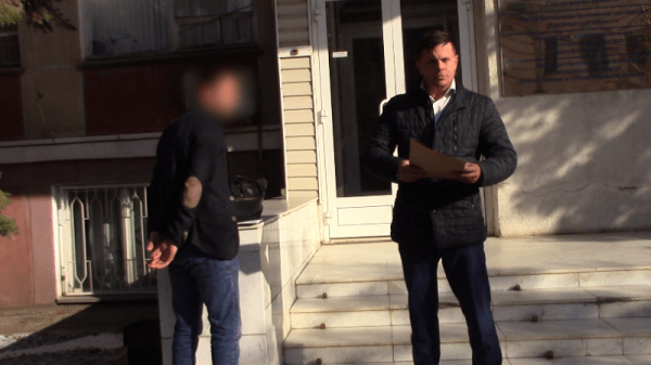 Сотрудники ФСБ задержали директора управляющей компании за попытку подкупить главу другой фирмы 7 миллионами рублей (видео)
