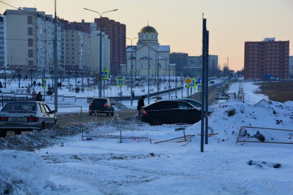 За два дня до сдачи во дворце водных видов спорта кипит работа: показываем, как выглядит долгострой