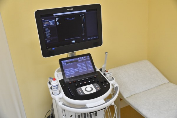 В Саратове заработала новая поликлиника, построенная за 9 месяцев по нацпроекту. Но пока пациентам оказывают только неотложную помощь