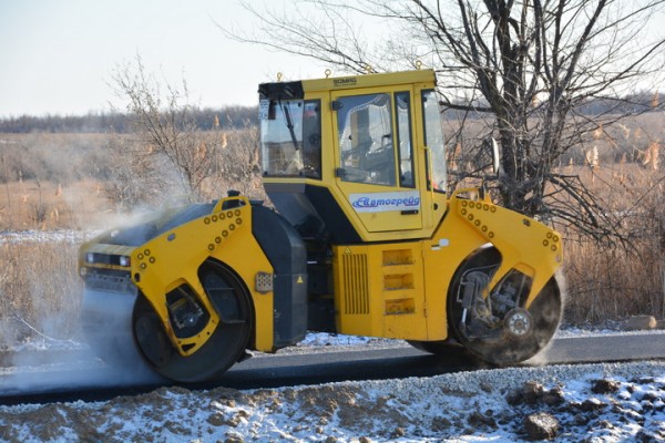Контракты на ремонт дорог в Энгельсе поделили две местные фирмы: бюджетных денег на торгах сэкономить не удалось
