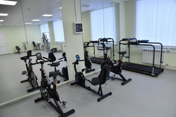 В Саратове заработала новая поликлиника, построенная за 9 месяцев по нацпроекту. Но пока пациентам оказывают только неотложную помощь