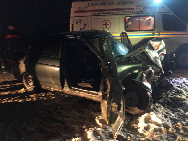В аварии под Саратовом погибли два человека