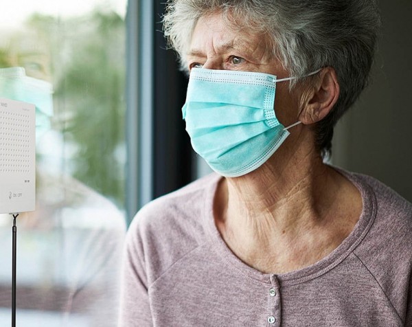 Саратовским пенсионерам продлили режим самоизоляции