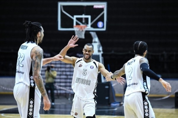 «Автодор» после месячного перерыва и без самого результативного игрока обыграл дома «Енисей». Победа стала пятой подряд «Автодор» после месячного перерыва и без самого результативного игрока обыграл дома «Енисей». Победа стала пятой подряд