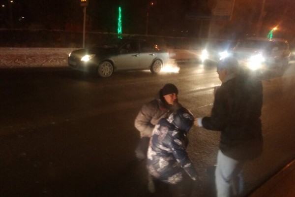 В Энгельсе возле моста сбили женщину