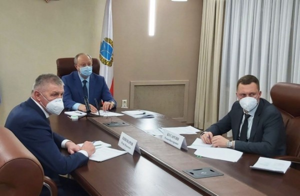 Губернатор провел совещание с главами районов по вопросам модернизации первичного звена здравоохранения и вакцинации жителей 