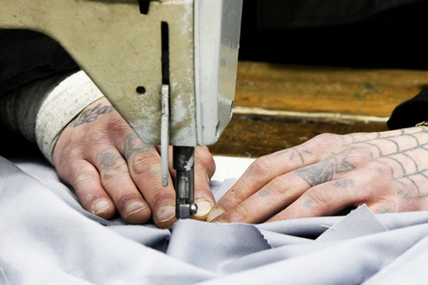 Заключенные из колонии в Нижнем Тагиле сошьют халаты и пижамы для саратовских медиков Заключенные из колонии в Нижнем Тагиле сошьют халаты и пижамы для саратовских медиков