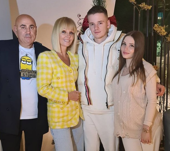 Саратовская певица стала бабушкой в первый день нового года